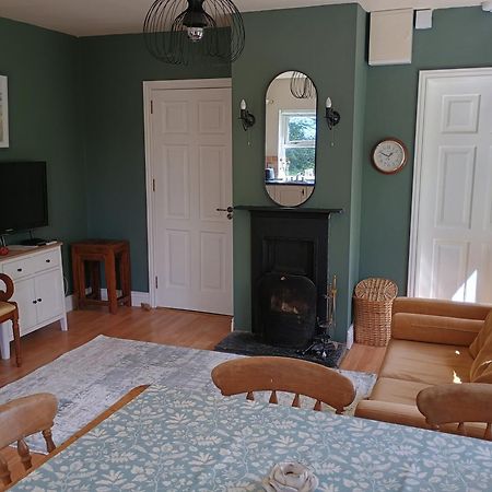 Mountshannon Cottage ภายนอก รูปภาพ