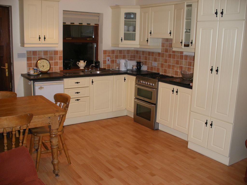 Mountshannon Cottage ภายนอก รูปภาพ