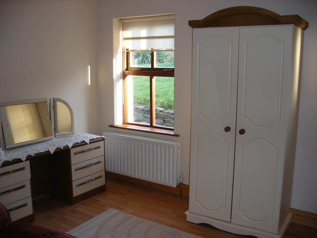 Mountshannon Cottage ภายนอก รูปภาพ
